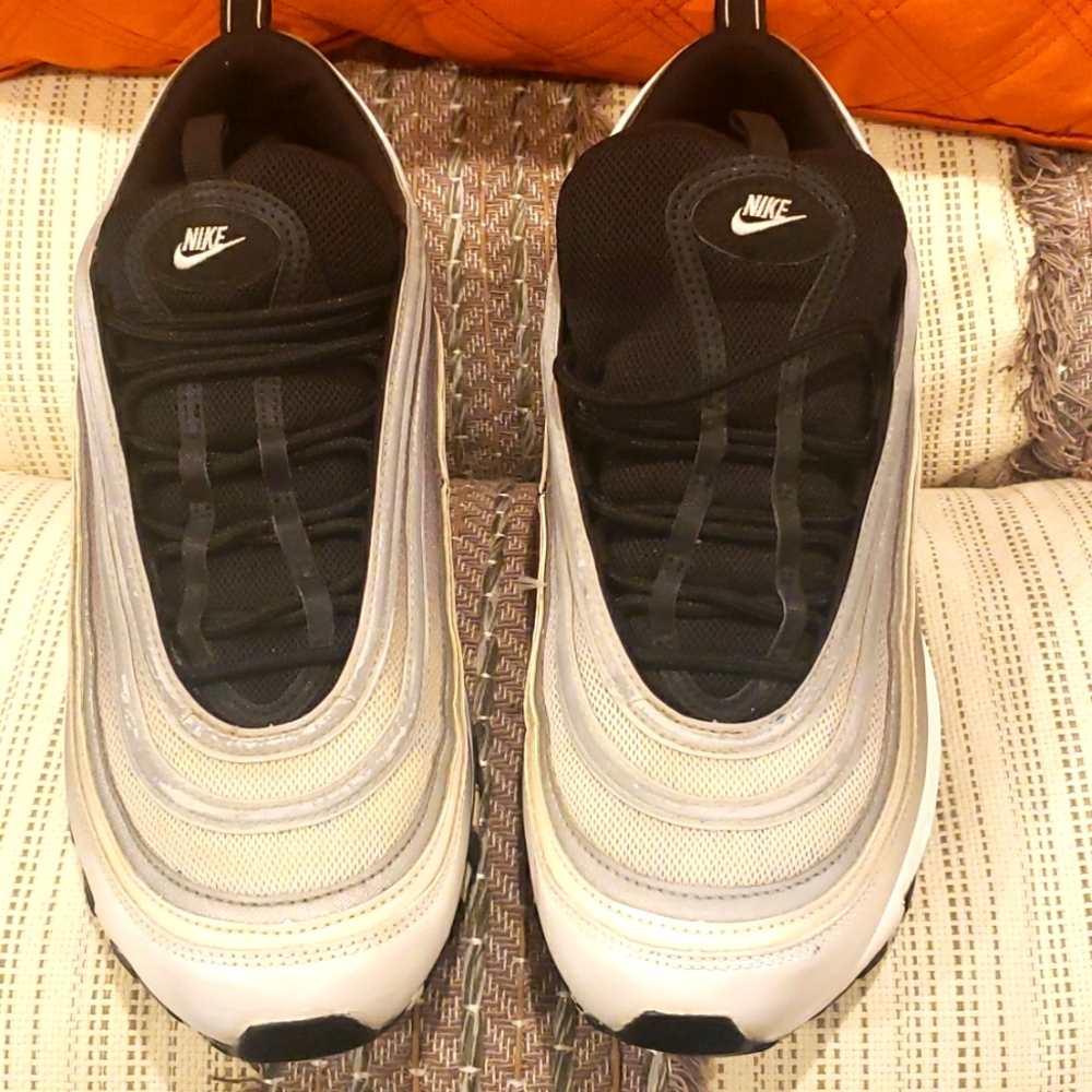 Nike air max grey/white/black men's size 12 used condition is as pictured